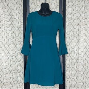 Lulu’s Center of Attention Green Flounce Sleeve Dress